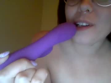 girl
        alyshasteeleurheart cam image #98067