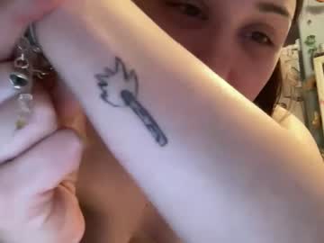 girl
        fairygirlcait cam image #161789