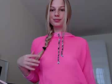 girl
        magic_couple13 cam image #13131