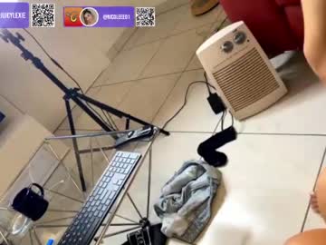 girl
        juicylexie cam image #118800