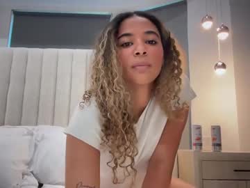 girl
        kellyvela cam image #213356