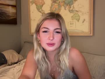 girl
        the_blonde_dragon cam image #216179