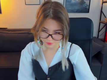 girl
        lisa_roses cam image #39822