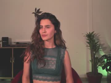 girl
        marmuse cam image #102205