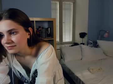 girl
        youne_and_beautiful cam image #78443