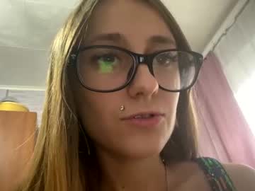 couple
        viktoria9898 cam image #8327