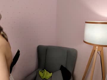 girl
        cwenechubb cam image #176804
