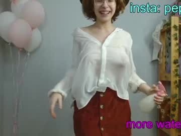 girl
        lovely_leeeya cam image #42519