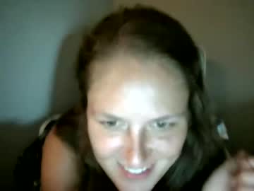 girl
        juicyjulie1234 cam image #171861