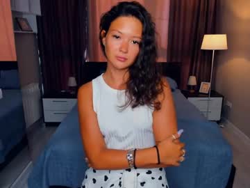 girl
        leilahalo cam image #187464