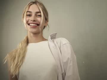 girl
        cuteelsa_ cam image #100073
