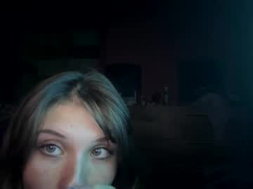 girl
        trapbaby22 cam image #241056