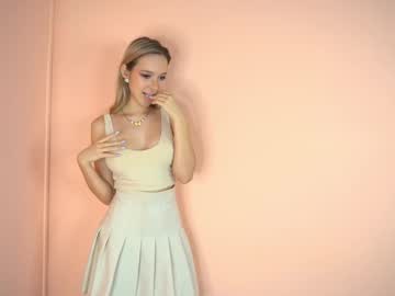 girl
        telladreamer_ cam image #188643