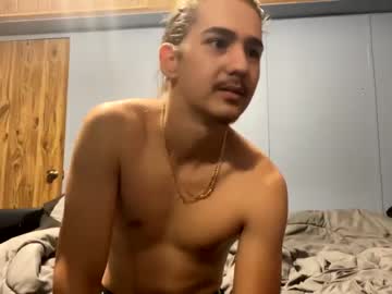 couple
        ykwho145 cam image #85097