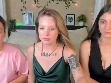 girl Latina Sex Cam with isla_meow