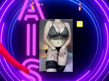 girl
        missyrai cam image #86325