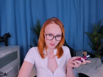 girl
        ella_hughes_ cam image #123167