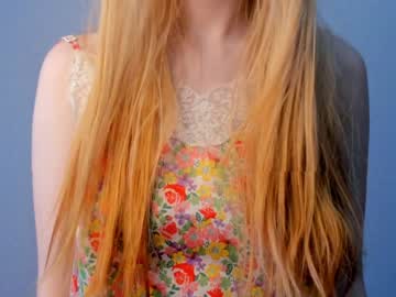 girl
        hwella cam image #78906