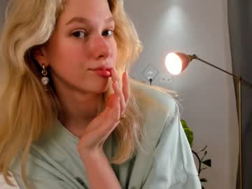 girl
        coventinadavy cam image #163633