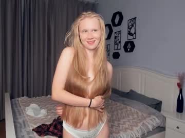girl
        dexterity_of_love cam image #200155