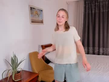 girl
        aislydwinell cam image #262764