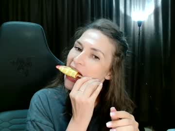 girl
        amy__10 cam image #95903