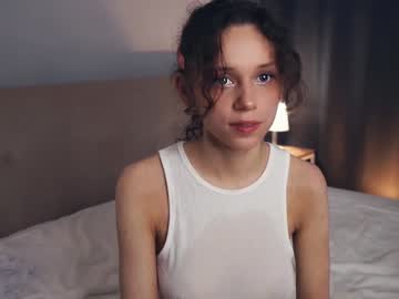 girl
        elvahamling cam image #214345
