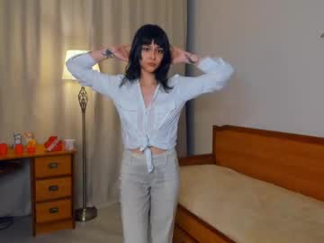 girl
        leilaford cam image #175093