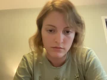girl
        margot_moon cam image #192240