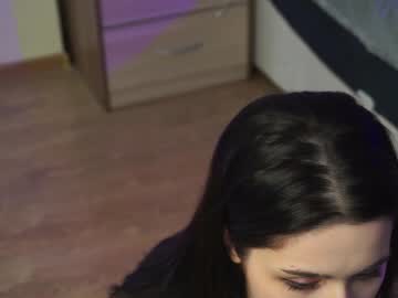 girl
        honey_dew__ cam image #92483