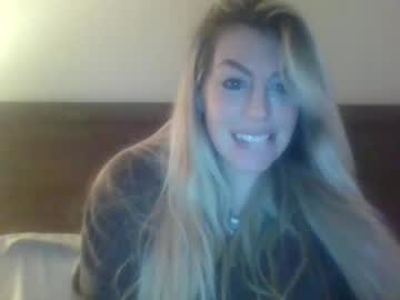 girl
        miichx00o cam image #227706