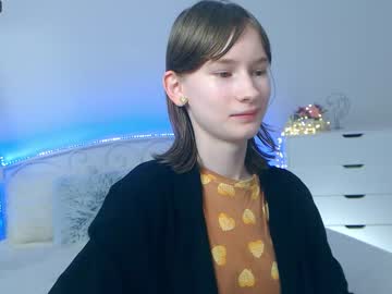 girl
        lianell_ cam image #109068