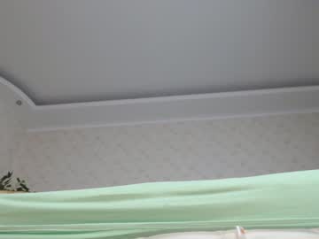 girl
        hazel_agata cam image #74810