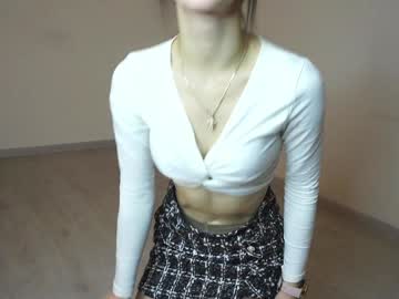 girl
        peggycubitt cam image #206616
