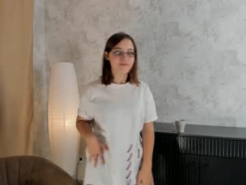girl
        mariecurtisa cam image #133701