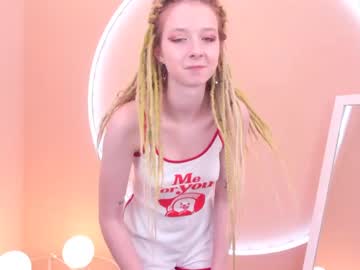 girl
        gekka___ cam image #85116