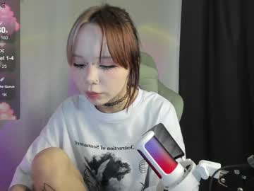 girl Latina Sex Cam with gummi_heart