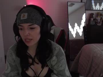 girl
        winnierides cam image #231115