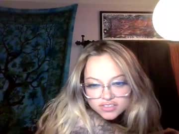 girl
        teddysky69 cam image #266224