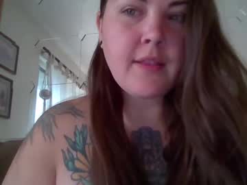 girl
        darkstardaisy cam image #190476