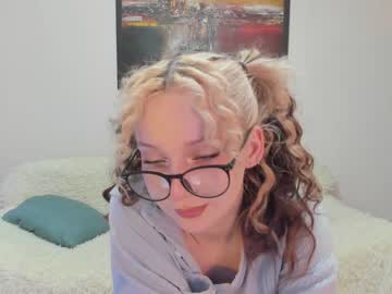 girl
        deryubanny cam image #41601