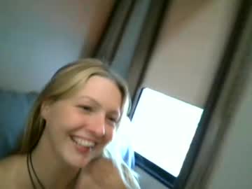 couple
        carmakosmic69 cam image #173734