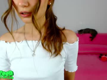girl
        ambertan1 cam image #17370