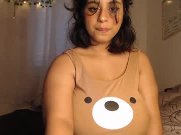 girl
        kira_morningstar cam image #29698