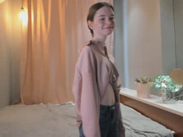 girl
        elenecouch cam image #185816