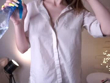 girl
        ainsleygentile cam image #173398
