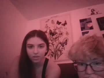 couple
        dommymommy17 cam image #79093
