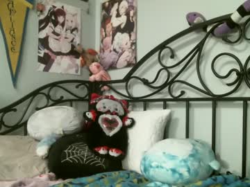 girl
        gothicwaifu222 cam image #247920