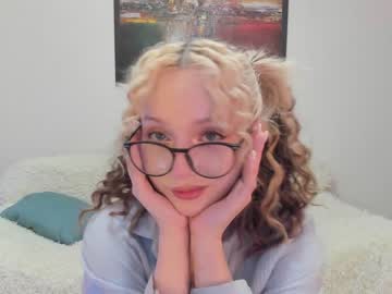 girl
        deryubanny cam image #41607