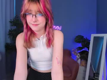 girl
        over__thinking cam image #157635